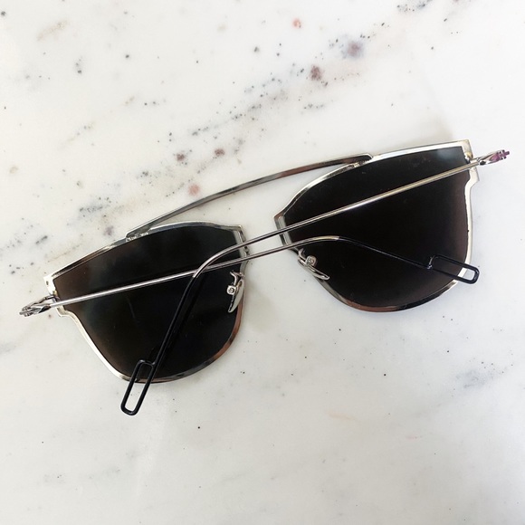 🆑 "Camilla" Sunglasses || Silver & Light Blue - Picture 6 of 9